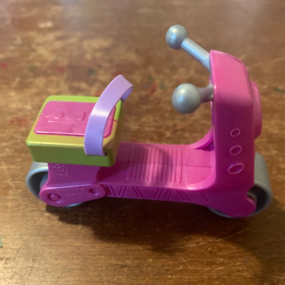 2009 Polly Pocket Plastic Moped